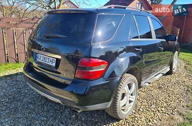 Внедорожник / Кроссовер Mercedes-Benz M-Class 2005 в 
