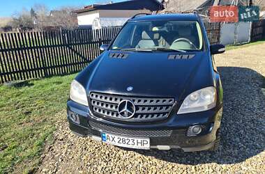 Внедорожник / Кроссовер Mercedes-Benz M-Class 2005 в 