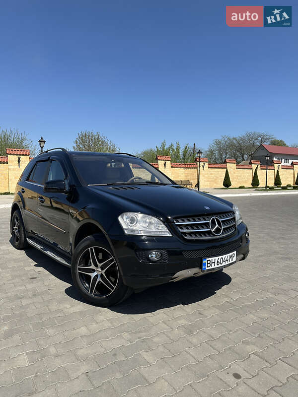 Внедорожник / Кроссовер Mercedes-Benz M-Class 2006 в 