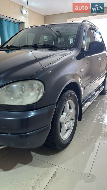 Внедорожник / Кроссовер Mercedes-Benz M-Class 1999 в Печенегах