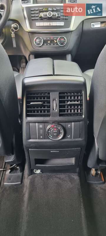 Внедорожник / Кроссовер Mercedes-Benz M-Class 2013 в Ирпене