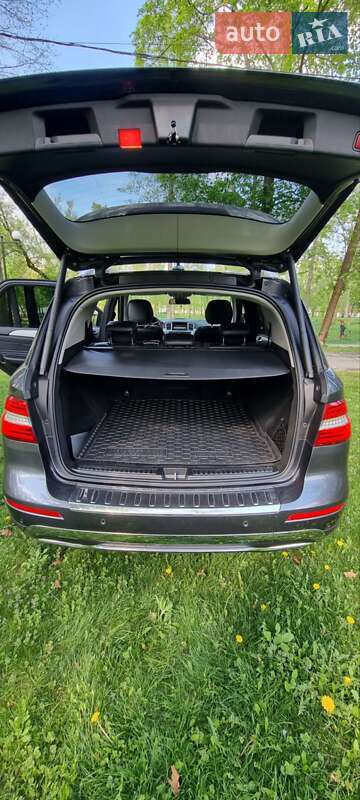 Внедорожник / Кроссовер Mercedes-Benz M-Class 2013 в Ирпене