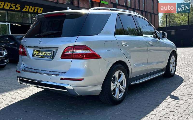 Позашляховик / Кросовер Mercedes-Benz M-Class 2012 в Чернівцях