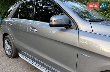 Внедорожник / Кроссовер Mercedes-Benz M-Class 2013 в 