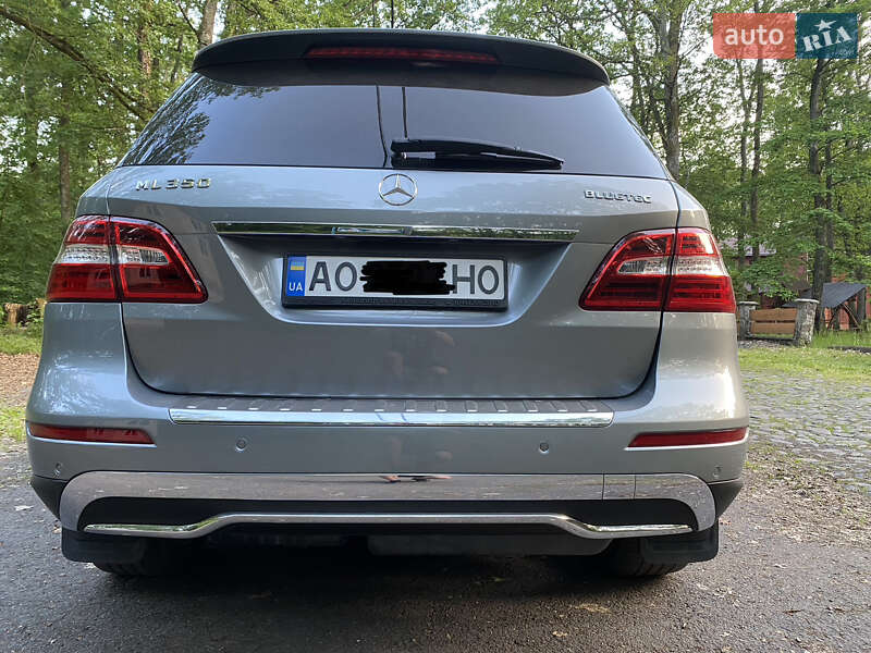 Внедорожник / Кроссовер Mercedes-Benz M-Class 2013 в Мукачево