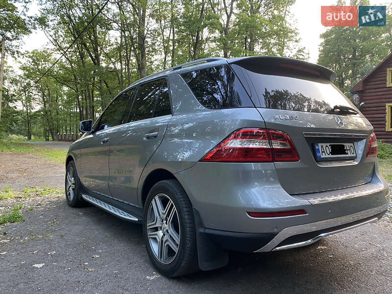 Внедорожник / Кроссовер Mercedes-Benz M-Class 2013 в Мукачево