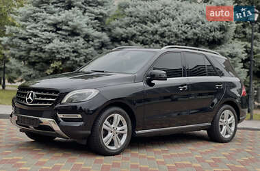 Внедорожник / Кроссовер Mercedes-Benz M-Class 2015 в 