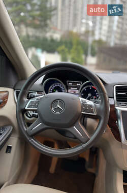 Внедорожник / Кроссовер Mercedes-Benz M-Class 2015 в 