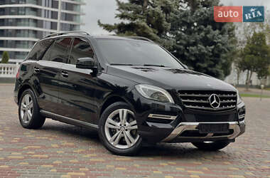 Внедорожник / Кроссовер Mercedes-Benz M-Class 2015 в 