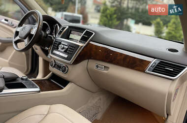 Внедорожник / Кроссовер Mercedes-Benz M-Class 2015 в 