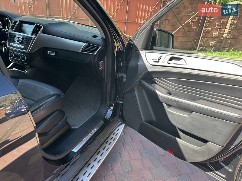 Внедорожник / Кроссовер Mercedes-Benz M-Class 2014 в Ровно