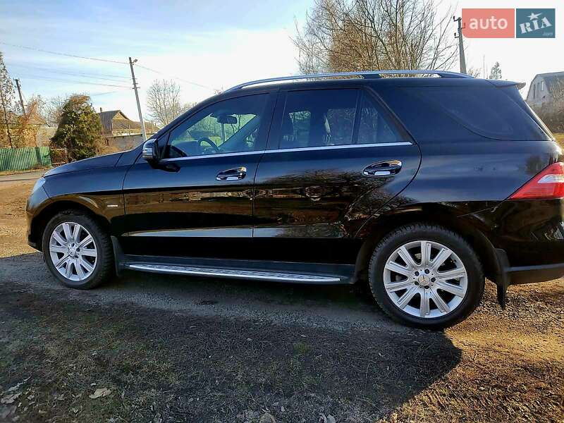 Внедорожник / Кроссовер Mercedes-Benz M-Class 2011 в Сахновщине