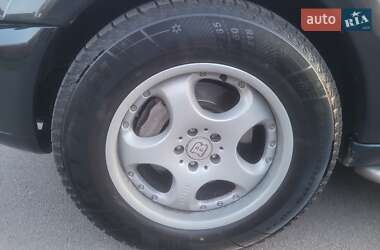 Внедорожник / Кроссовер Mercedes-Benz M-Class 2002 в 