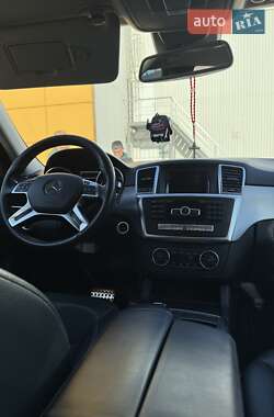 Внедорожник / Кроссовер Mercedes-Benz M-Class 2014 в 