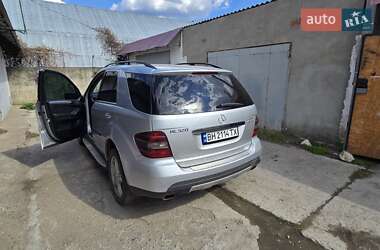 Позашляховик / Кросовер Mercedes-Benz M-Class 2007 в 