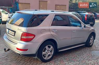 Позашляховик / Кросовер Mercedes-Benz M-Class 2008 в 