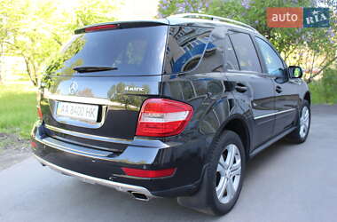 Внедорожник / Кроссовер Mercedes-Benz M-Class 2010 в 
