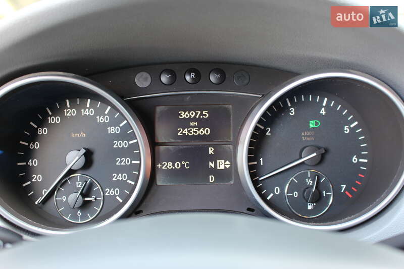 Позашляховик / Кросовер Mercedes-Benz M-Class 2010 в Києві