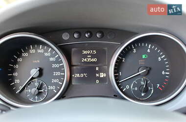 Внедорожник / Кроссовер Mercedes-Benz M-Class 2010 в 