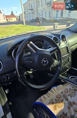 Позашляховик / Кросовер Mercedes-Benz M-Class 2007 в 