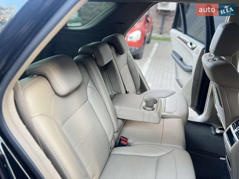 Внедорожник / Кроссовер Mercedes-Benz M-Class 2012 в Киеве
