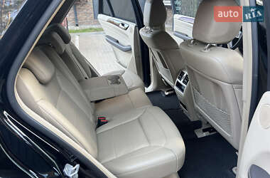 Внедорожник / Кроссовер Mercedes-Benz M-Class 2012 в 