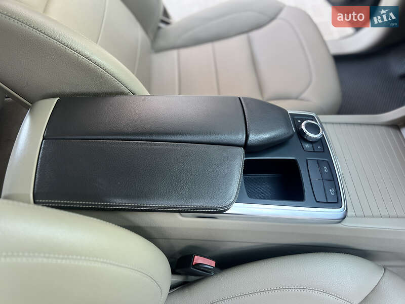 Внедорожник / Кроссовер Mercedes-Benz M-Class 2012 в Киеве