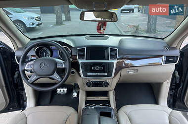 Внедорожник / Кроссовер Mercedes-Benz M-Class 2012 в 
