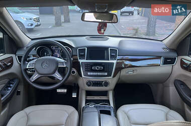 Внедорожник / Кроссовер Mercedes-Benz M-Class 2012 в 