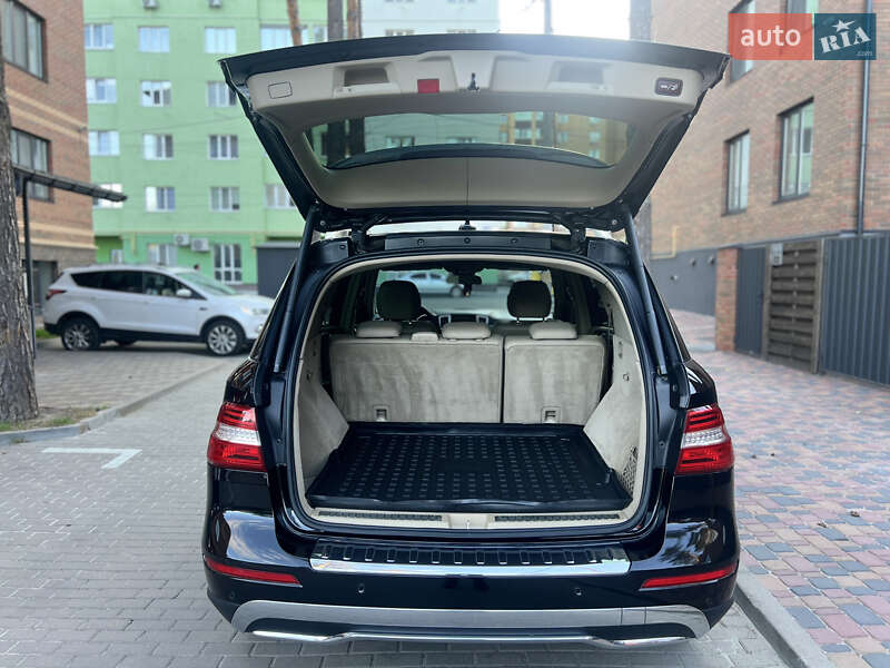 Внедорожник / Кроссовер Mercedes-Benz M-Class 2012 в Киеве