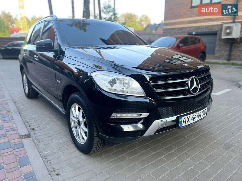 Внедорожник / Кроссовер Mercedes-Benz M-Class 2012 в Киеве