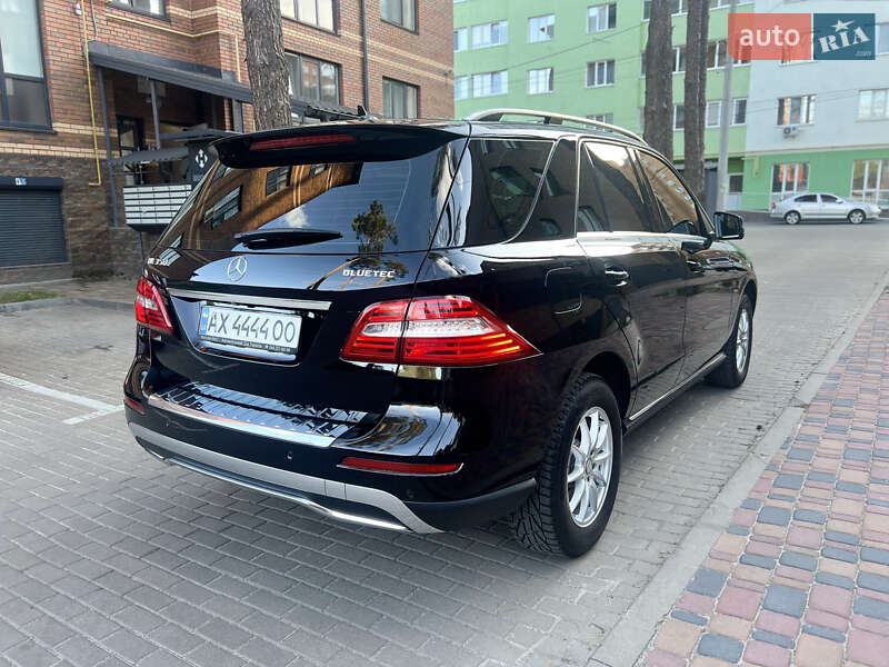 Внедорожник / Кроссовер Mercedes-Benz M-Class 2012 в Киеве