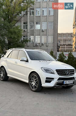 Внедорожник / Кроссовер Mercedes-Benz M-Class 2013 в 