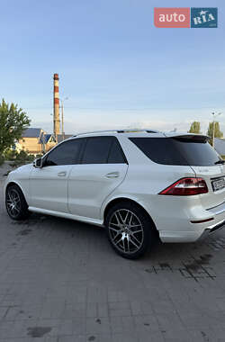Внедорожник / Кроссовер Mercedes-Benz M-Class 2013 в 