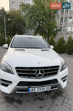 Внедорожник / Кроссовер Mercedes-Benz M-Class 2013 в 
