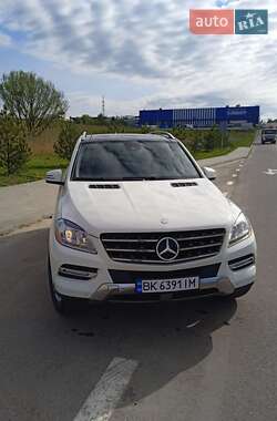 Внедорожник / Кроссовер Mercedes-Benz M-Class 2011 в 