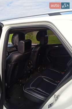 Внедорожник / Кроссовер Mercedes-Benz M-Class 2011 в 