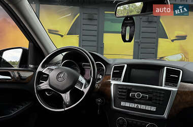Внедорожник / Кроссовер Mercedes-Benz M-Class 2011 в 