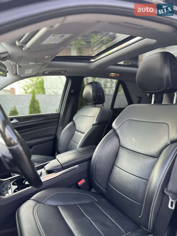 Внедорожник / Кроссовер Mercedes-Benz M-Class 2014 в Ровно