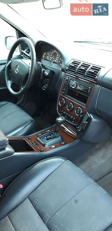 Внедорожник / Кроссовер Mercedes-Benz M-Class 2004 в Черновцах