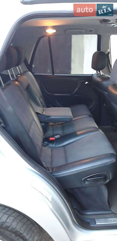 Внедорожник / Кроссовер Mercedes-Benz M-Class 2004 в Черновцах