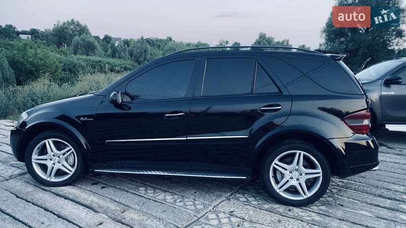 Позашляховик / Кросовер Mercedes-Benz M-Class 2006 в 