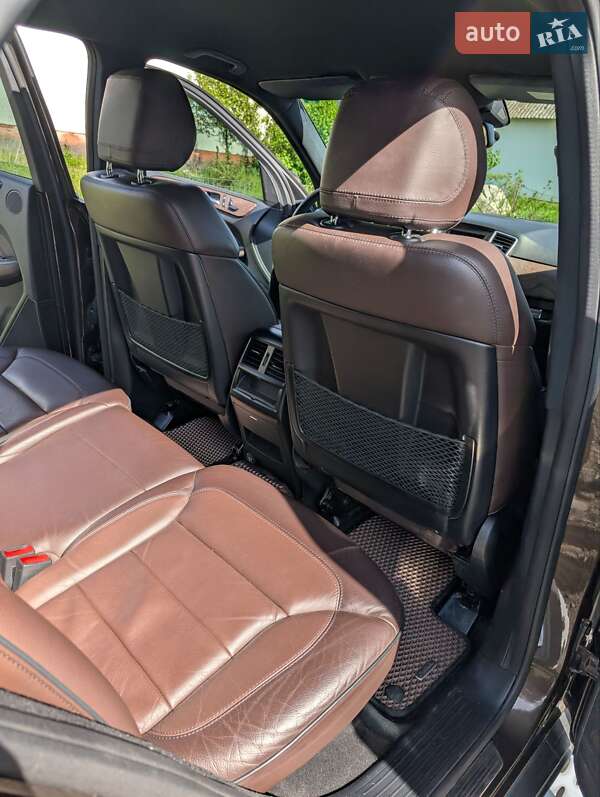 Позашляховик / Кросовер Mercedes-Benz M-Class 2013 в Сваляві