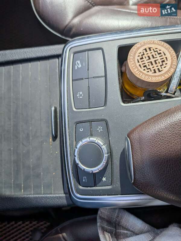 Позашляховик / Кросовер Mercedes-Benz M-Class 2013 в Сваляві