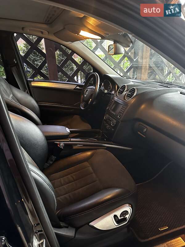 Внедорожник / Кроссовер Mercedes-Benz M-Class 2006 в Черновцах