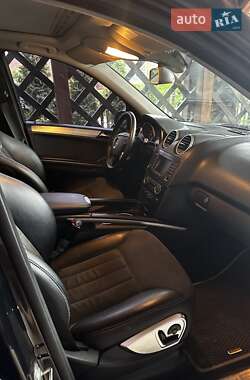Внедорожник / Кроссовер Mercedes-Benz M-Class 2006 в 