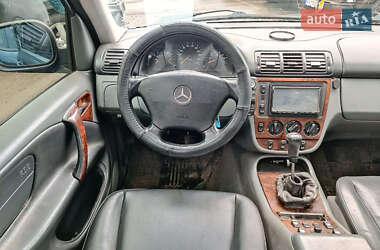 Позашляховик / Кросовер Mercedes-Benz M-Class 1999 в 