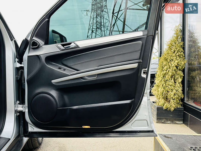 Внедорожник / Кроссовер Mercedes-Benz M-Class 2011 в Харькове