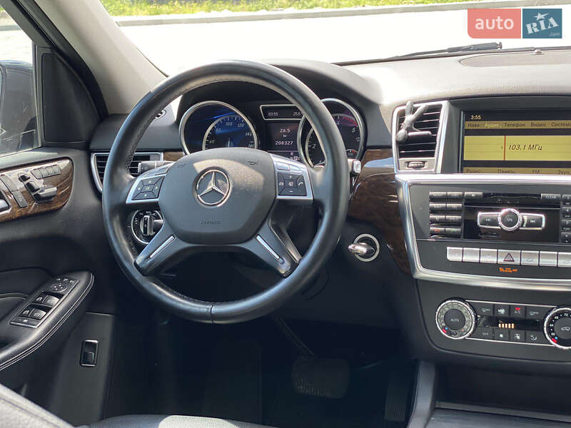 Позашляховик / Кросовер Mercedes-Benz M-Class 2011 в Львові