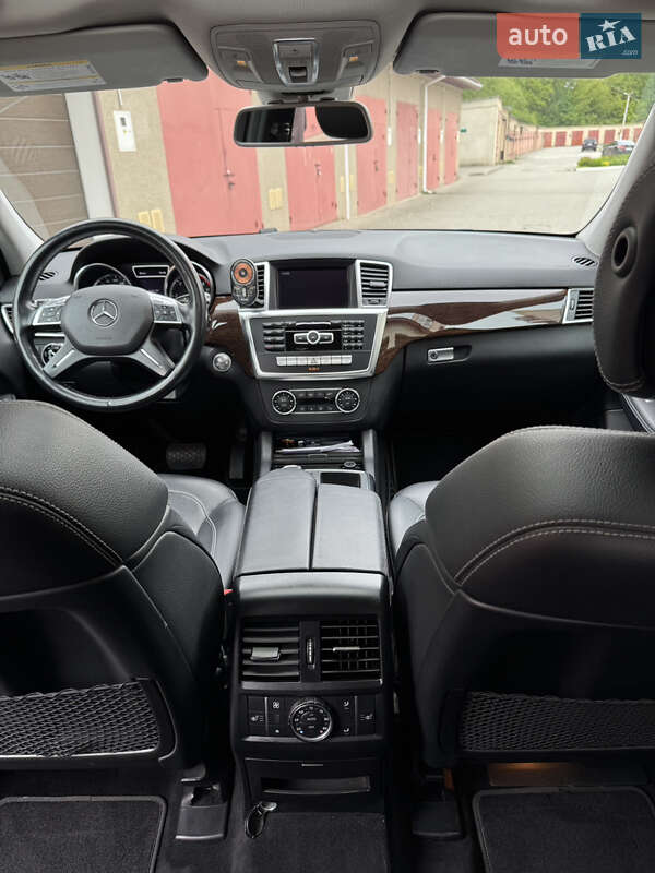 Внедорожник / Кроссовер Mercedes-Benz M-Class 2013 в Каменец-Подольском